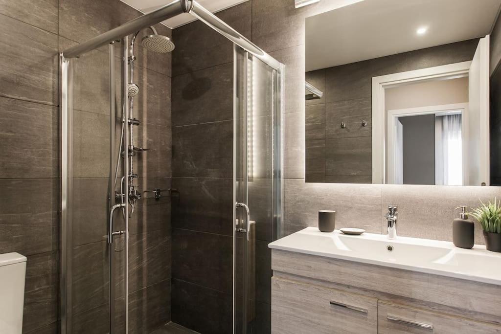 Piraeus Deluxe 2Bdr Apt - Near Metro And Port エクステリア 写真