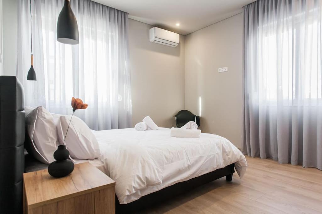 Piraeus Deluxe 2Bdr Apt - Near Metro And Port エクステリア 写真