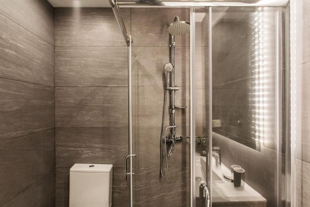 Piraeus Deluxe 2Bdr Apt - Near Metro And Port エクステリア 写真